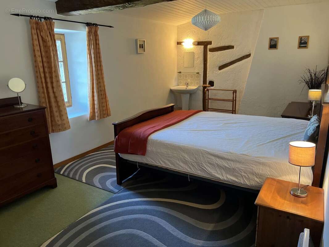 Ferme et domaine équestre avec 4 maisons et plus de 24 ha de terres et de pâturages - photo 12