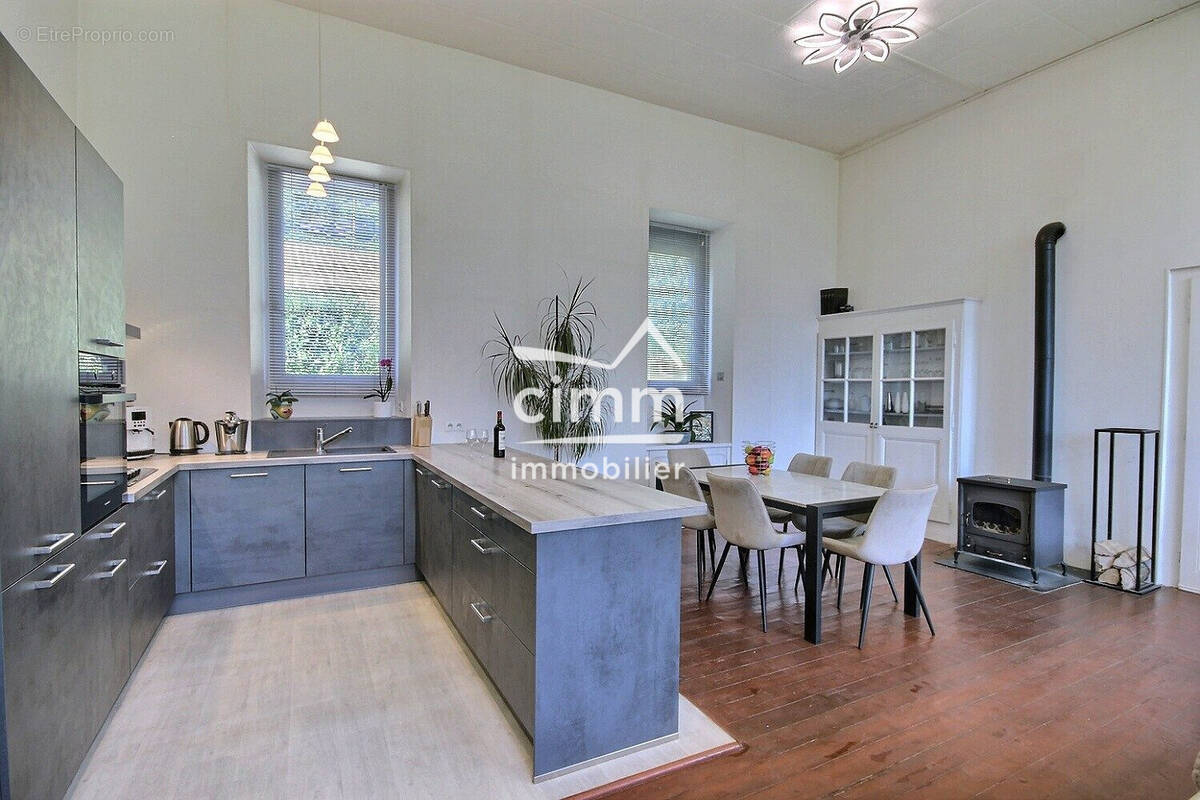 Maison à CHATILLON-SUR-CLUSES