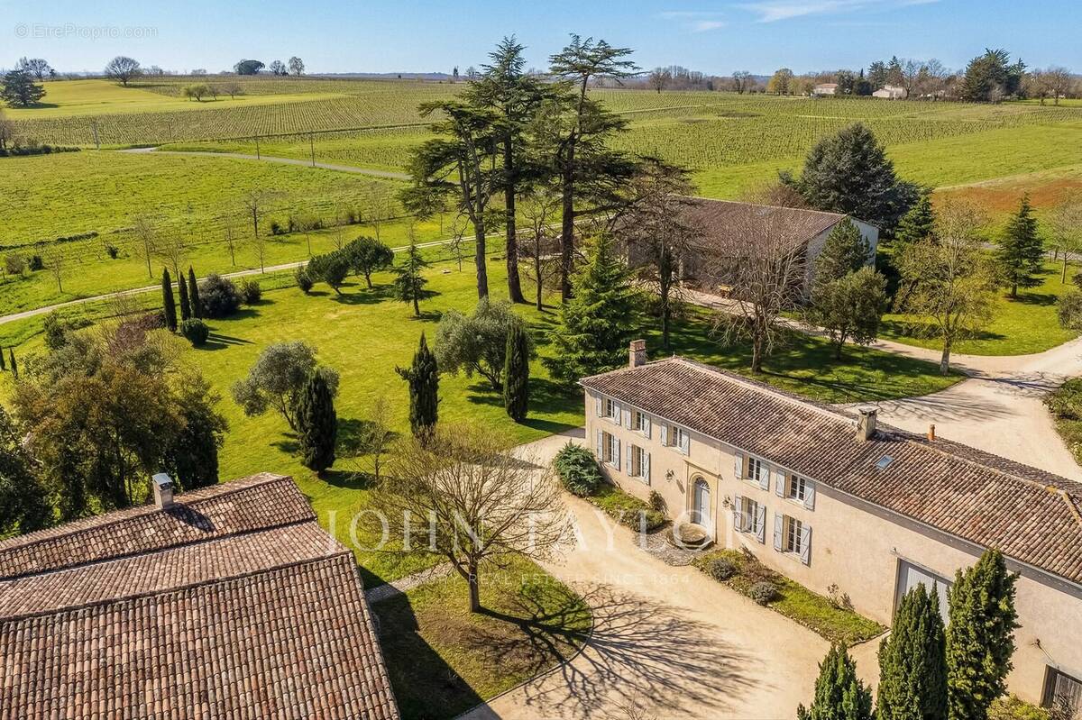 Maison à SAINT-EMILION