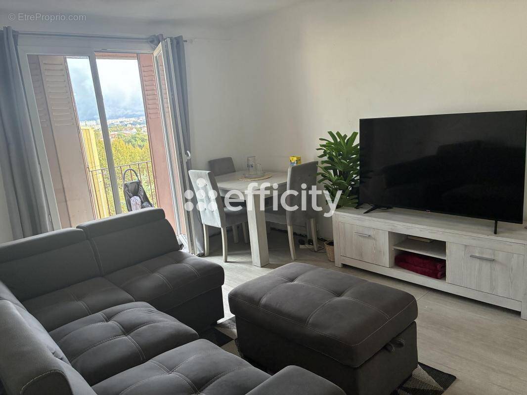 Appartement à MARSEILLE-15E