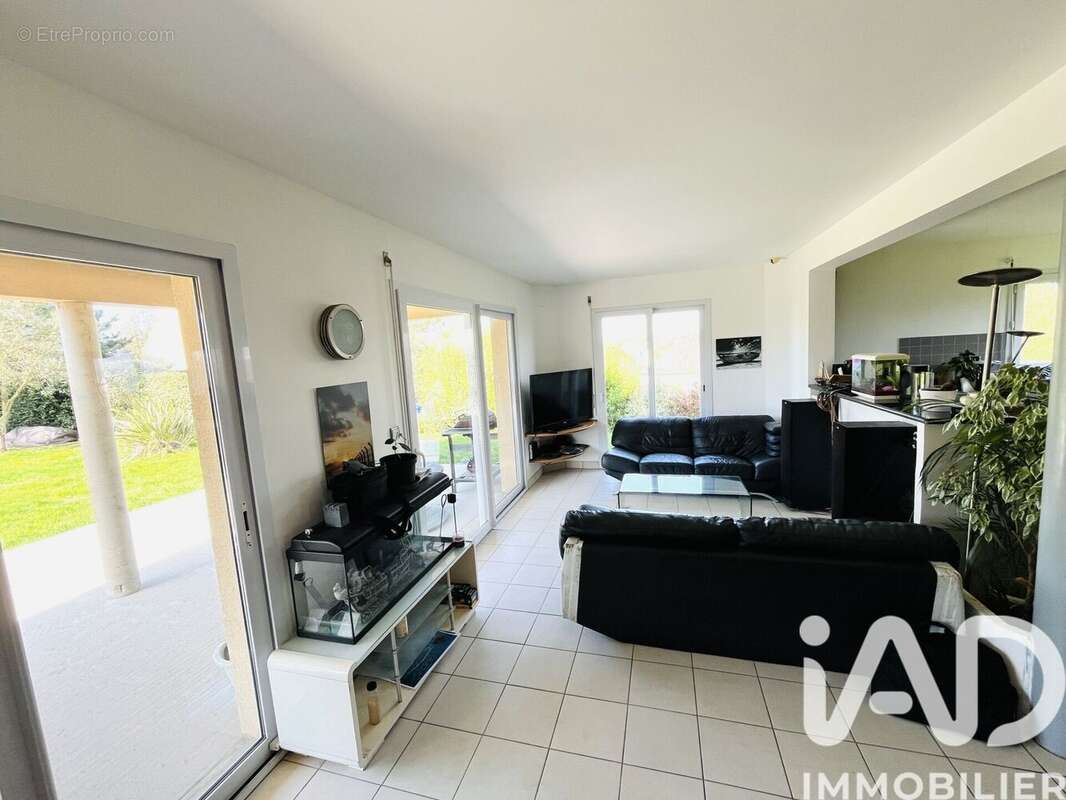 Maison 151 m² à Barneville-Carteret  - photo 4