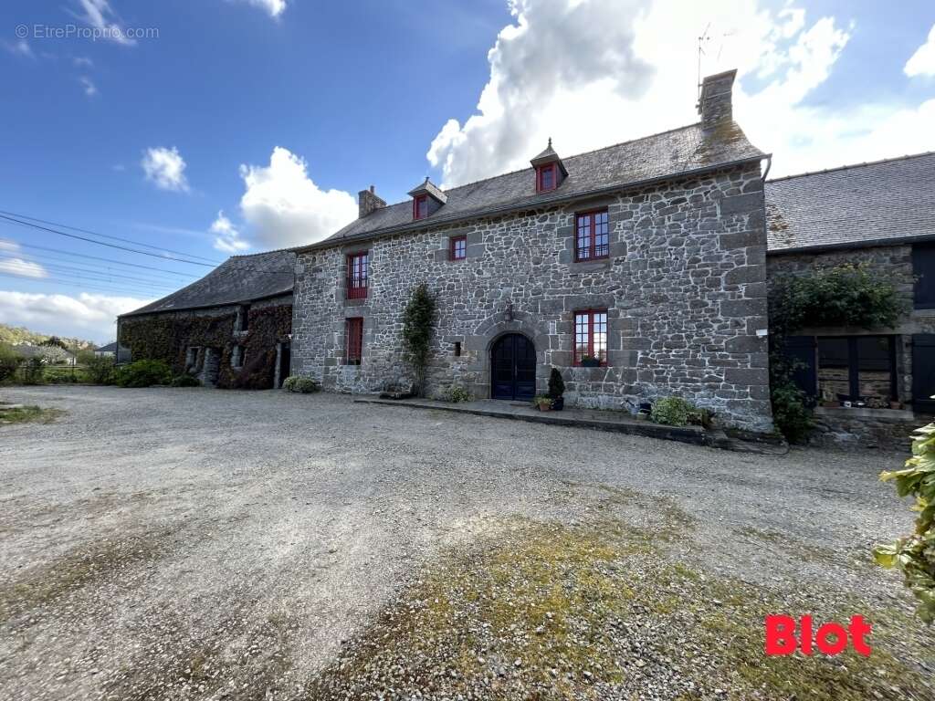 Maison à DOL-DE-BRETAGNE
