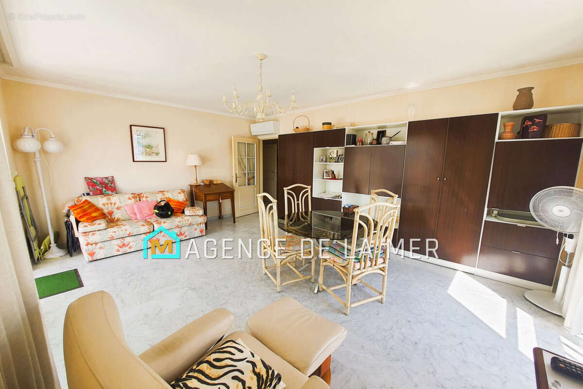 Appartement à MANDELIEU-LA-NAPOULE