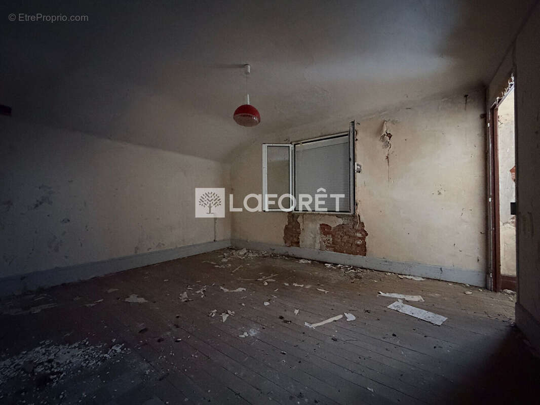 Maison à LA CHAPELLE-FELCOURT