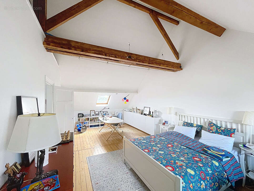 Maison à NEAUPHLE-LE-CHATEAU