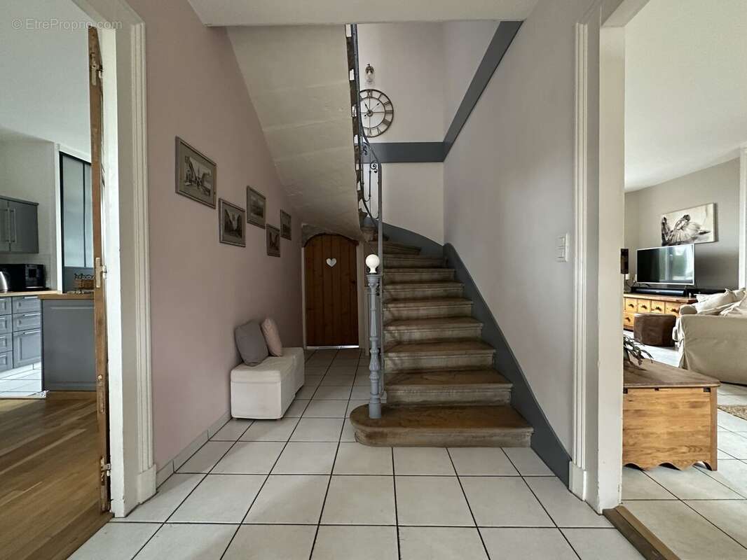 Maison à SAINT-ETIENNE-DES-OULLIERES