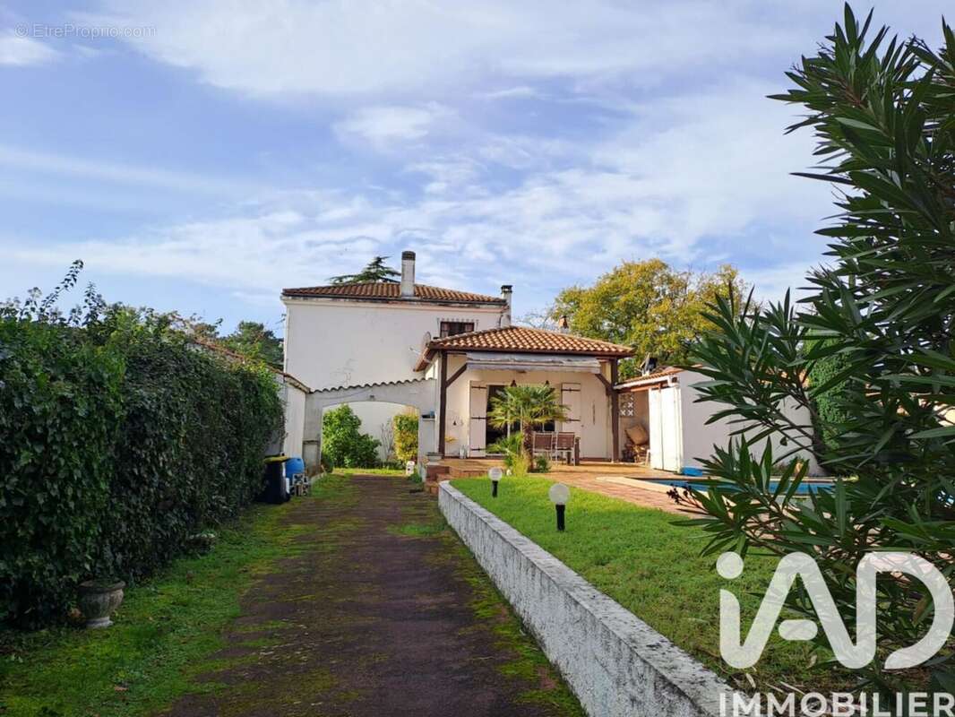 Photo 2 - Maison à LA TREMBLADE