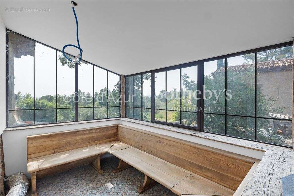 Maison à TOURRETTES