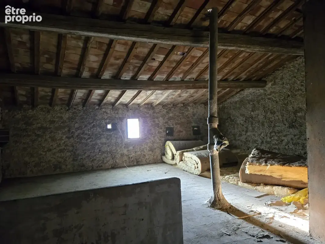 Maison à rénover avec garage, cour et jardinet - photo 7
