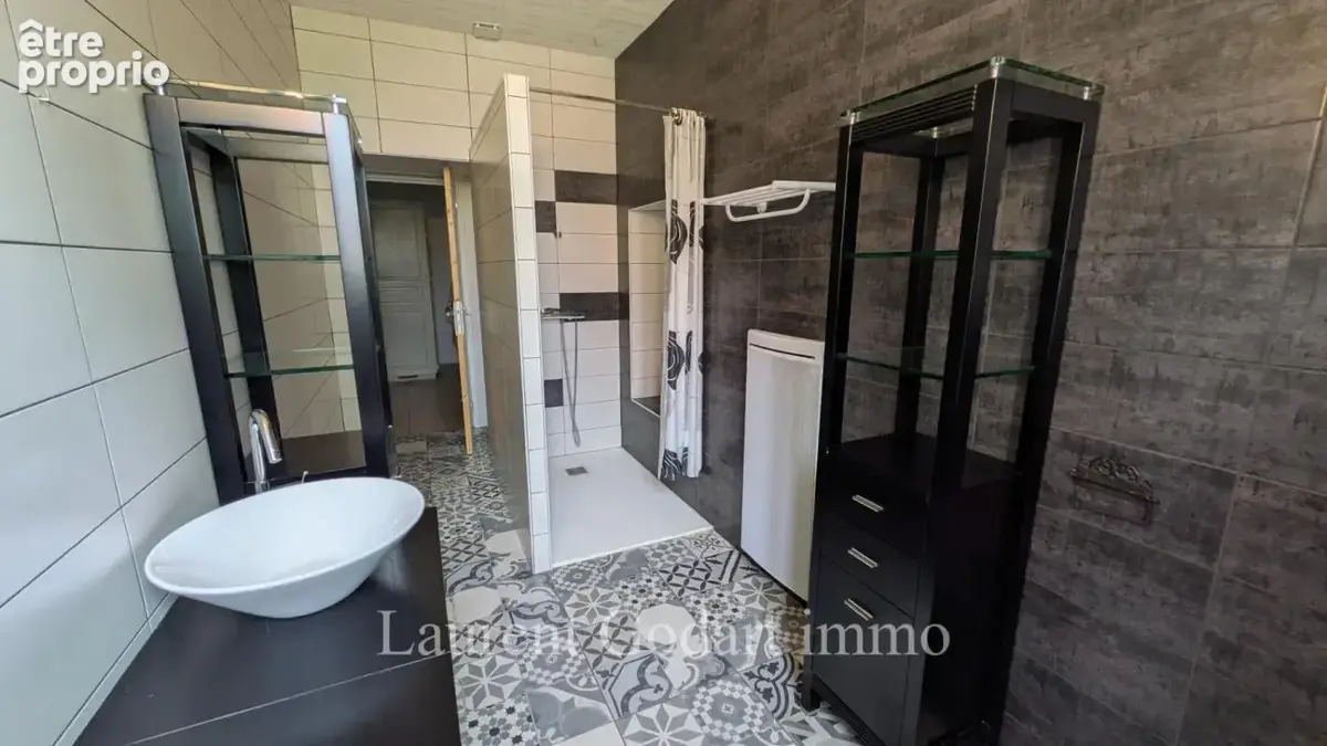 Maison de village en pierre avec 5 chambres et cour - photo 10