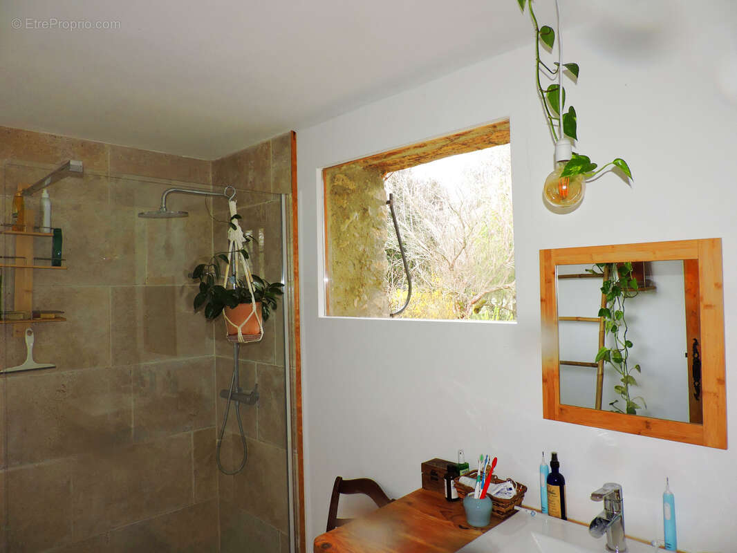 A VENDRE LURS Ancienne ferme en pierres de près de 200 m2  sur 1 ha 845 m2 - photo 20