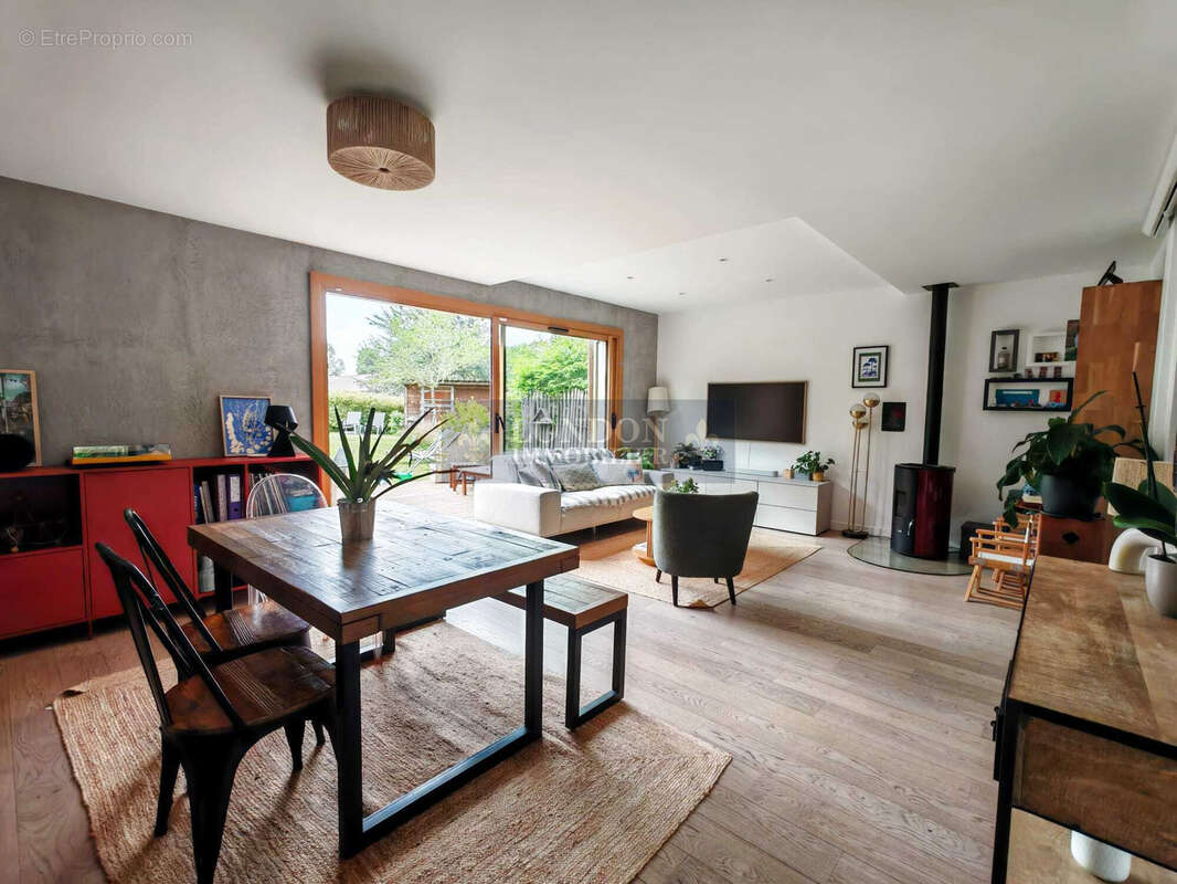 Maison à LES LOGES-EN-JOSAS