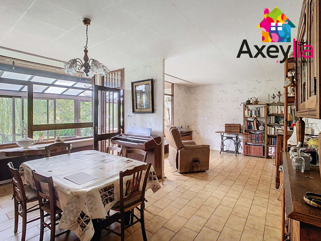 Maison à SAINT-ROMAIN-LA-MOTTE