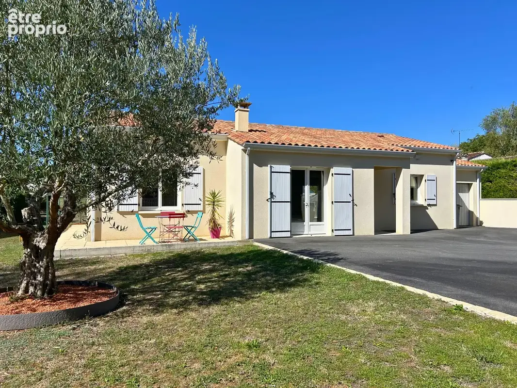 PAVILLON avec piscine et grand séjour de 57 m2. Un cadre de vie idéal à 9 min de la base aérienne de COGNAC ! - photo 13