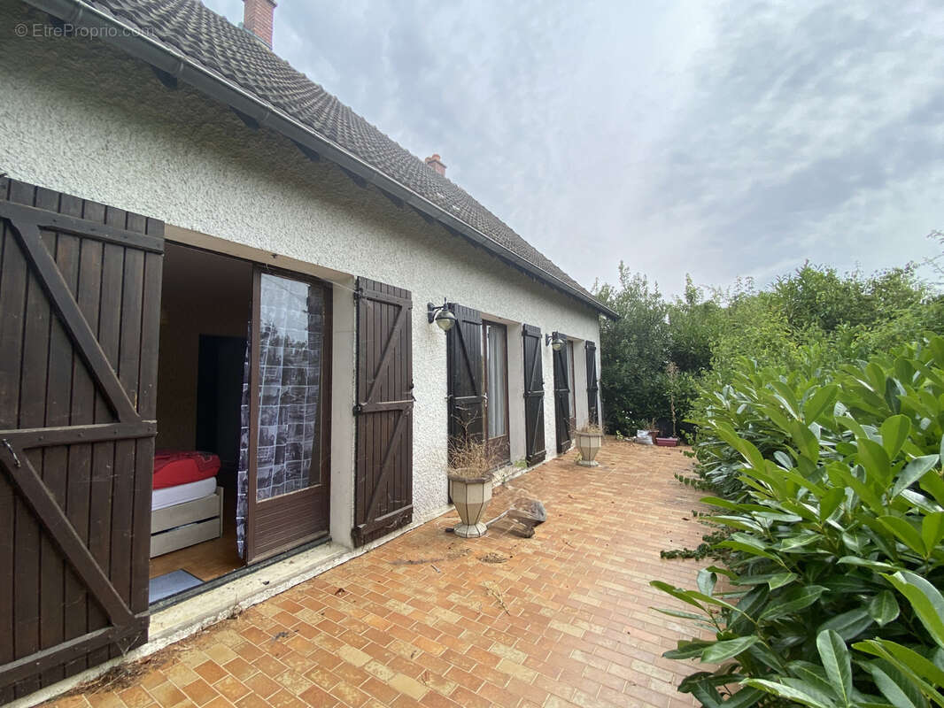 Bussy en Othe, village avec commerces, à seulement 10 minutes de la gare - photo 3