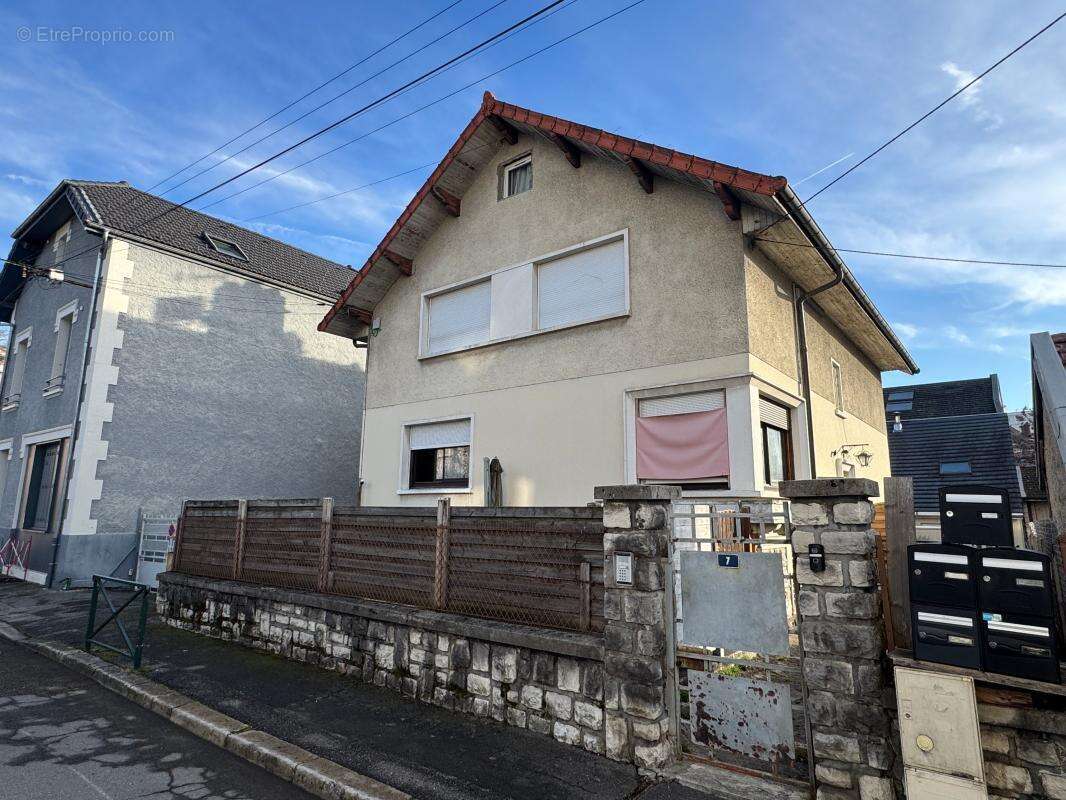 Appartement à AIX-LES-BAINS