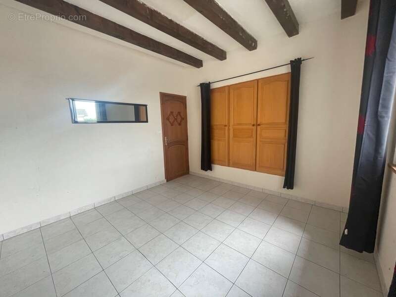 Appartement à SERGY