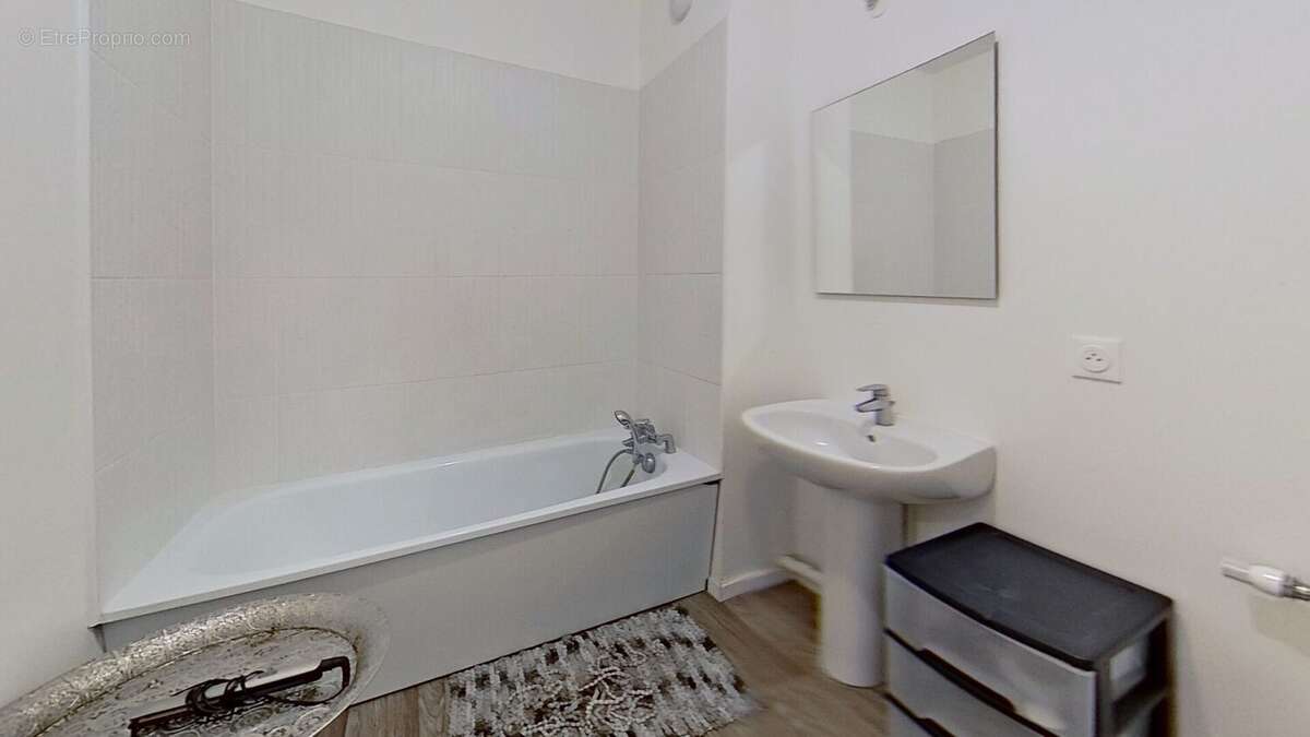 Appartement à LE BLANC-MESNIL