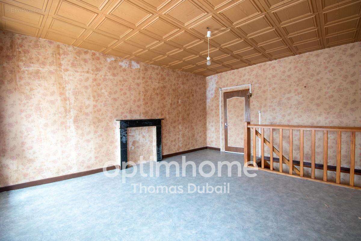 Maison divisée en deux logements avec garage et jardin - photo 9