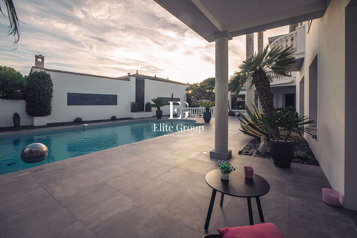 Maison à VAUX-SUR-MER