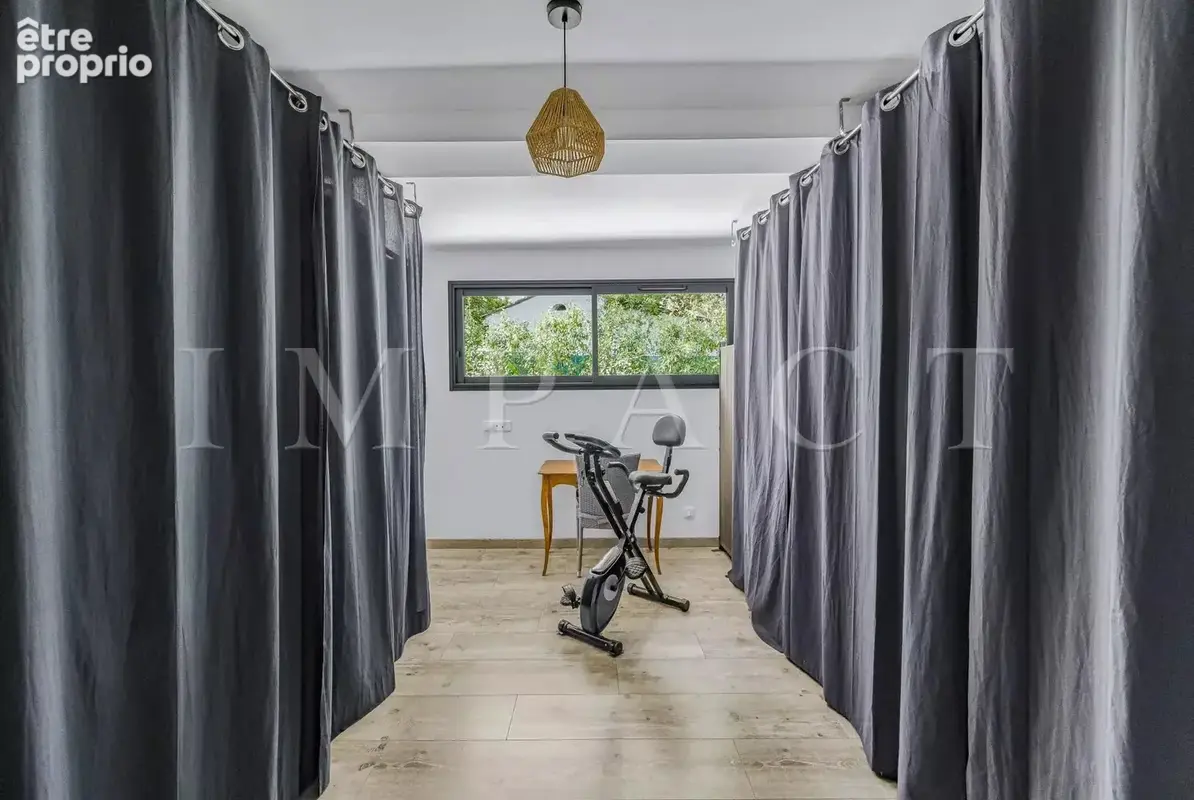 Mouans-Sartoux limite Mougins, Villa contemporaine de 220m2 avec piscine à vendre - photo 15