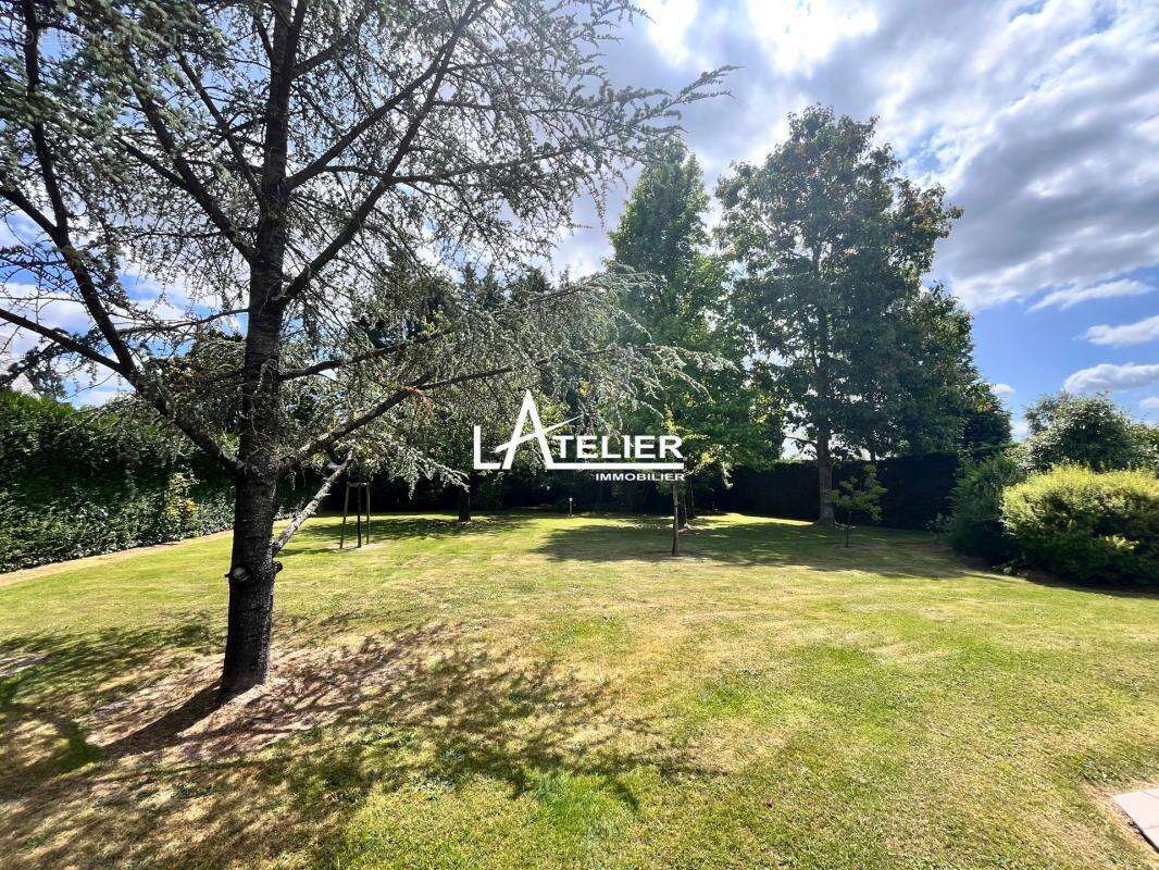 Maison à SAINT-ETIENNE-DE-MONTLUC