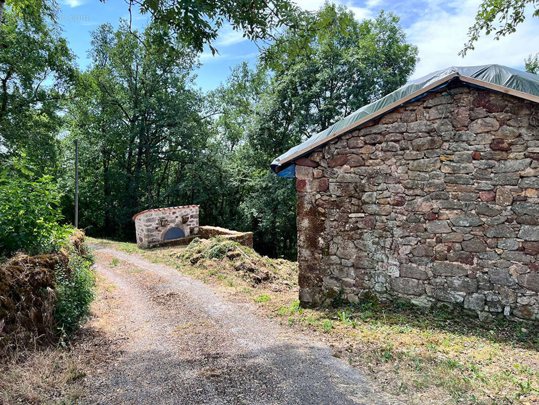 Petite bâtisse de charme à réhabiliter - photo 5
