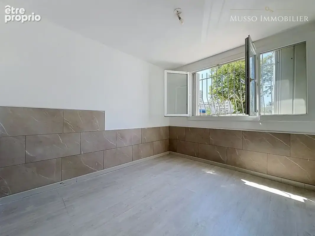 Appartement 4 pièces 76 m² à vendre à Marseille-14e (13014) - photo 4