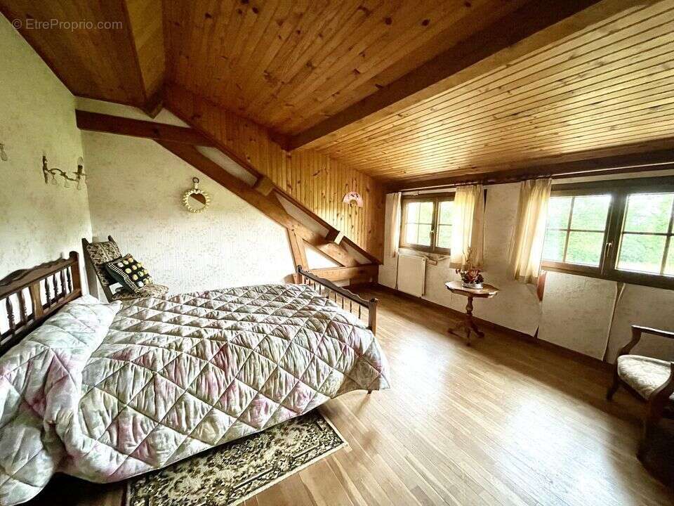 Maison à BRENNES