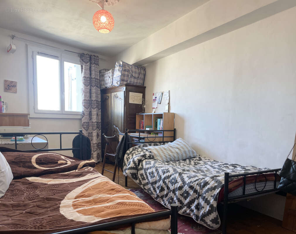 Appartement à MARSEILLE-3E