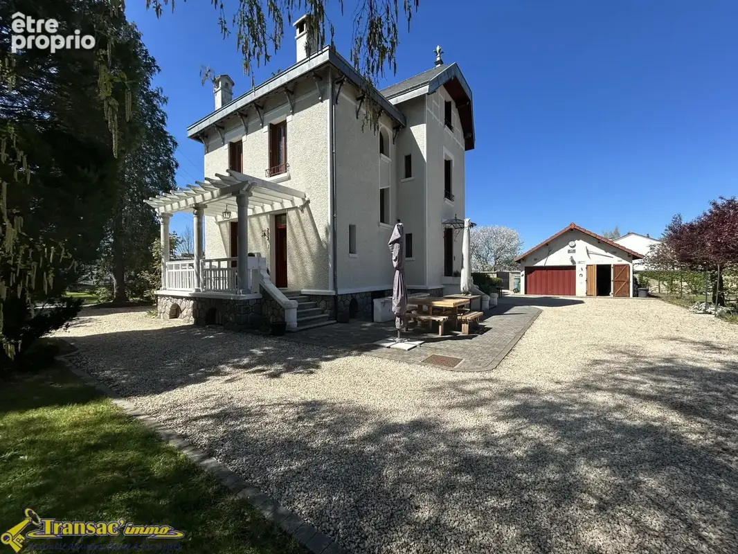 Propriété 6 pièces 150m2 avec terrain arboré et garage - photo 2