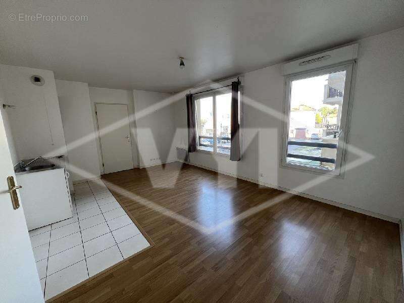 Appartement à COMBS-LA-VILLE