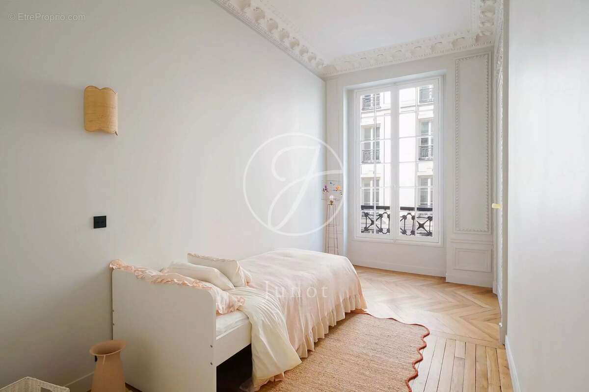 Appartement à PARIS-9E