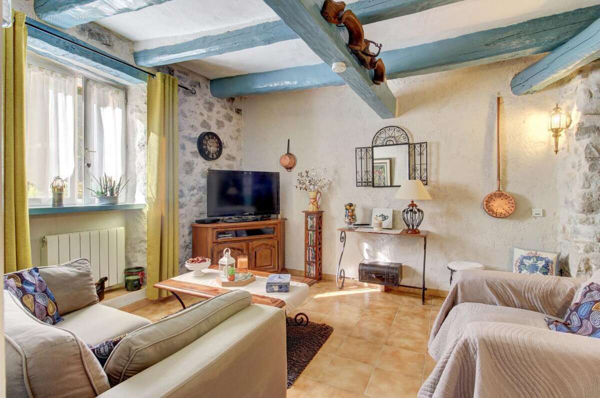 Appartement à ROQUESTERON