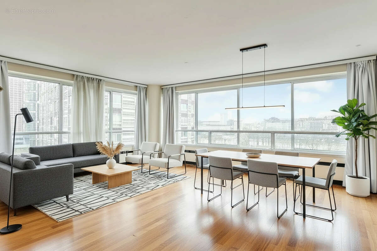 Appartement à PARIS-15E