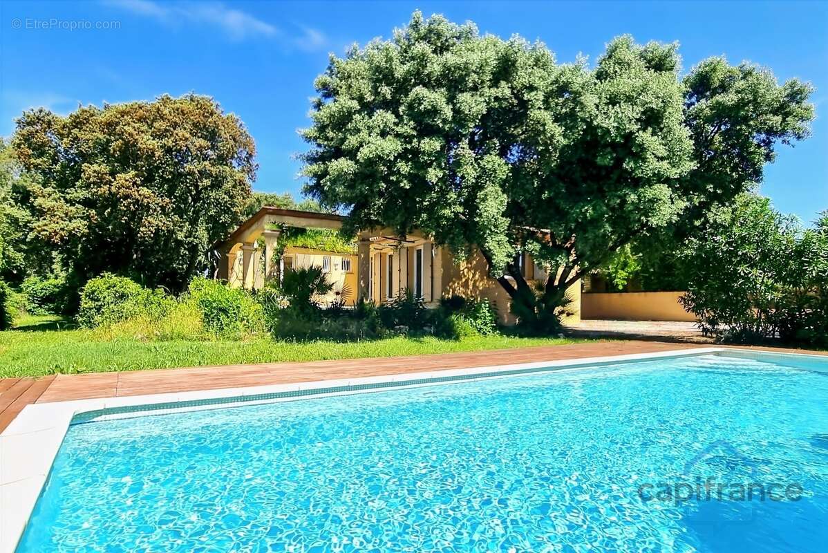 Villa de plain-pied de 156m² avec 6 pièces + une dépendance - Terrain arboré de 1400m² avec Piscine - (34160) - photo 21