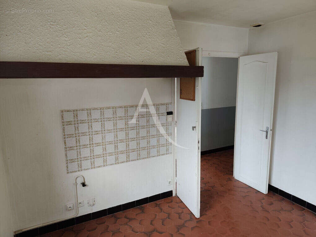 Maison à SAINT-LAURENT-DE-LA-PREE