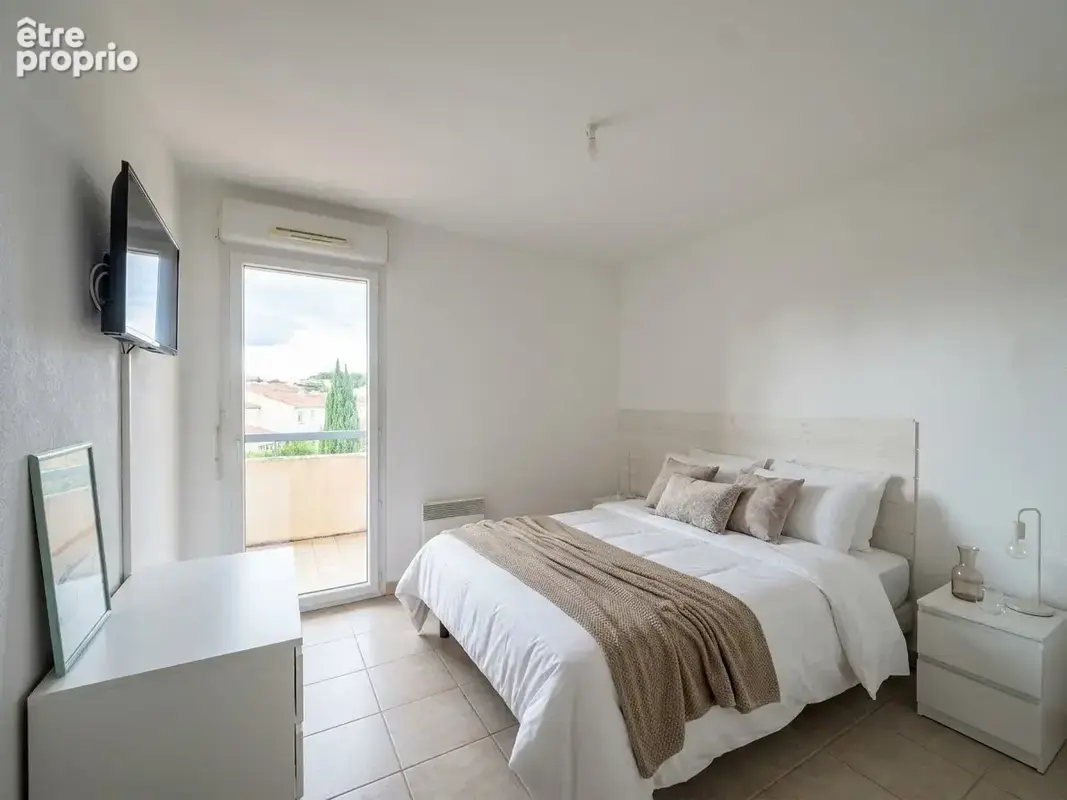 Joli T3 de 55 m2 avec deux places de parking dans un lotissement avec piscine - photo 2