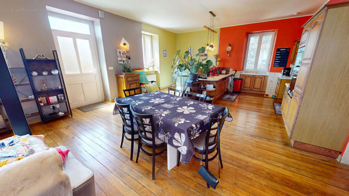 Appartement à CORLIER