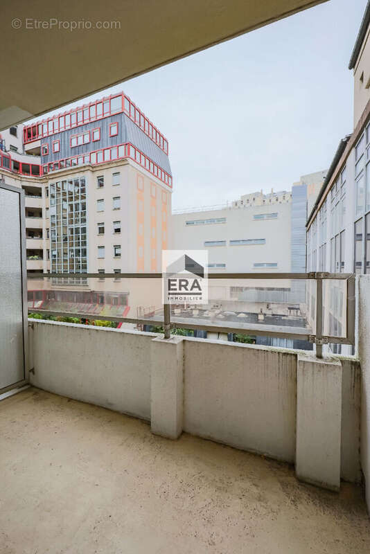 Appartement à PARIS-14E