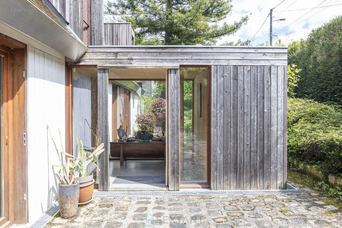 Maison à LA CELLE-SUR-MORIN