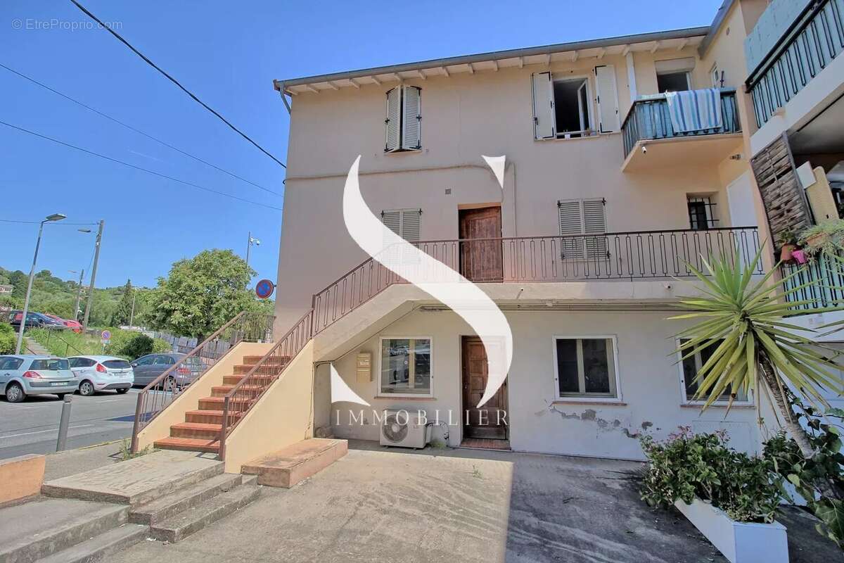 Appartement à VALLAURIS