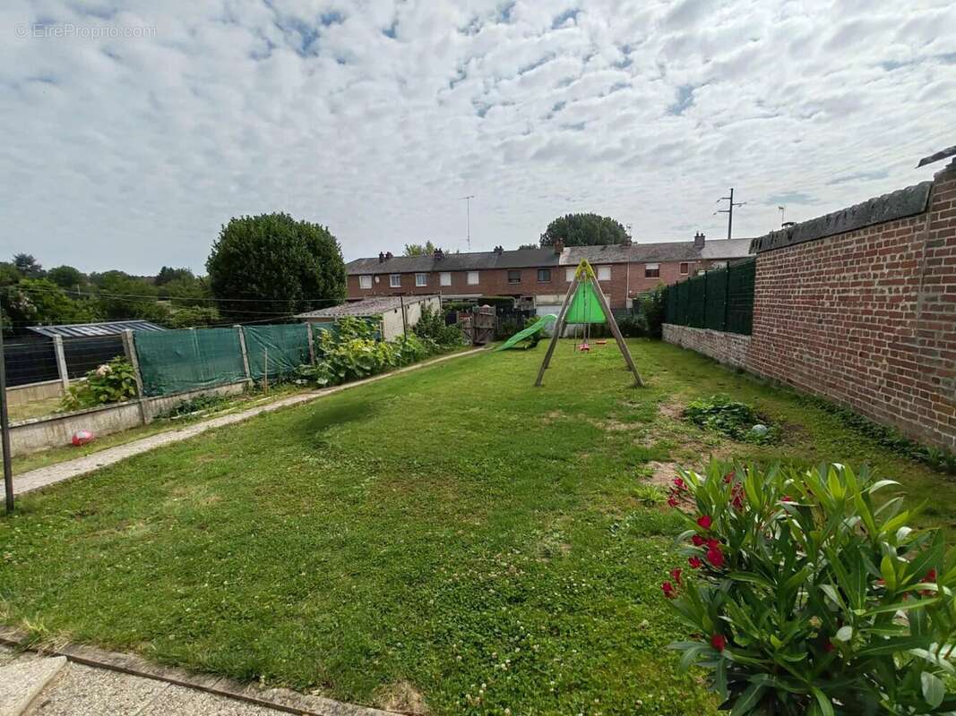 Maison à NEUVILLE-SAINT-REMY