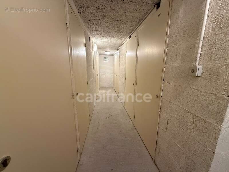 Appartement Studio à vendre 19 m2  SANARY SUR MER (83) - photo 11