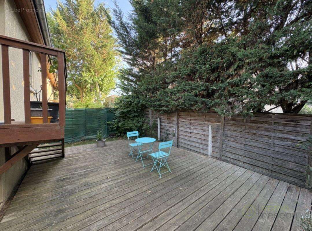 Appartement à SAINT-DONAT-SUR-L'HERBASSE