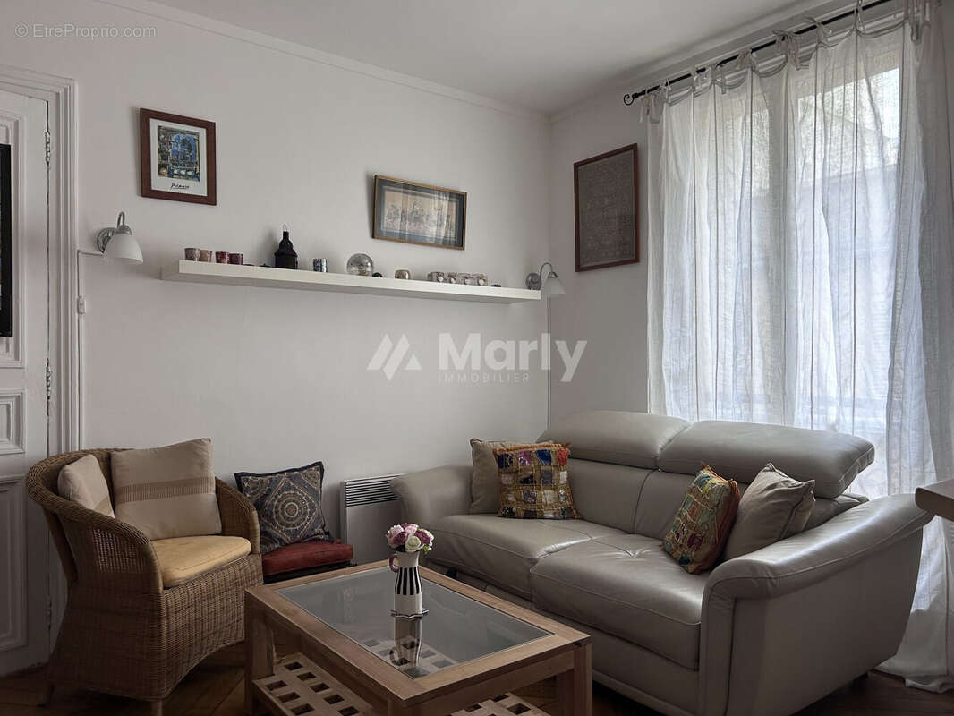 Appartement à PARIS-17E