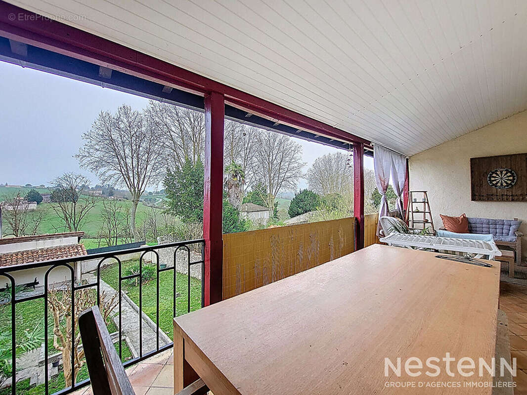 A Vendre Maison en pierre entièrement rénovée de 86 m² avec jardin et dépendances au coeur de Mézin - photo 8