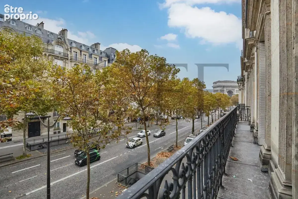 PARIS 8ᵉ – TRIANGLE D'OR – Appartement Haussmannien de réception – 220 m² – Parking - photo 10