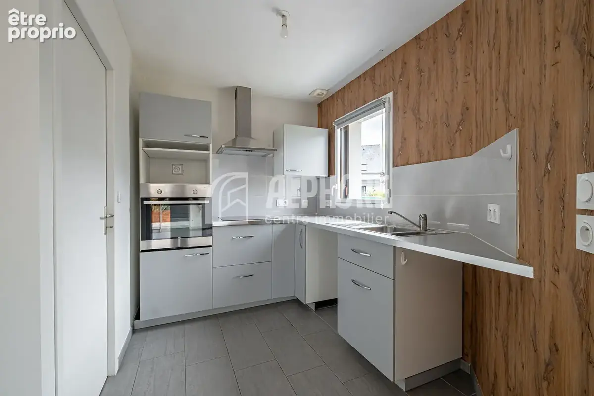 Maison Saint Lyphard , Plain Pied , 3 chambres + garage / Normes RT 2012 - photo 3