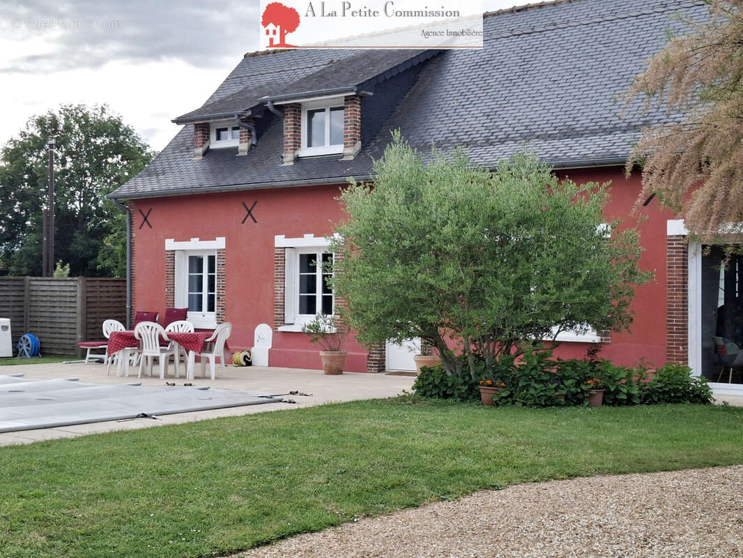 Maison à FONTAINE-LA-GUYON